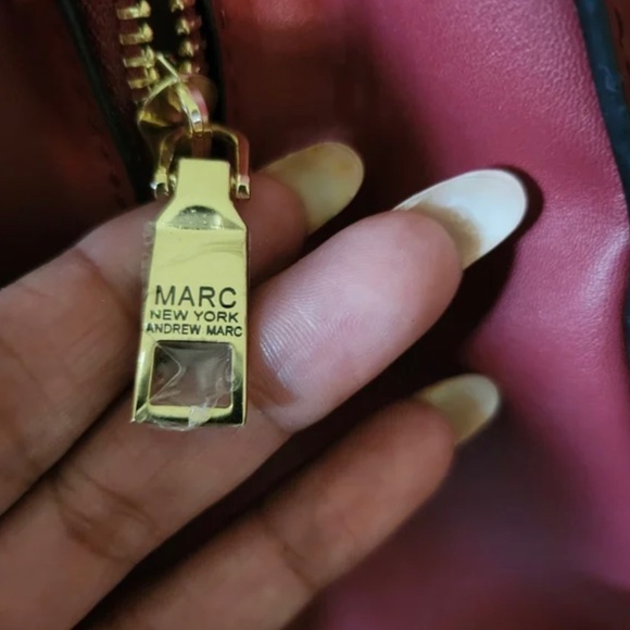 Brand New Marc New York Andrew Vegan 2 way and Coin wristlet - Picture 6 of 7